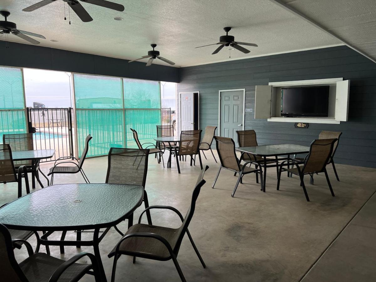 Hotel Bien Venido Pearsall المظهر الخارجي الصورة